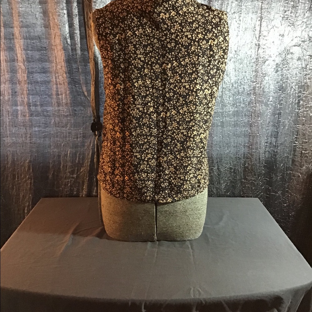 Women’s Canvasbacks button down - Picture 3 of 5